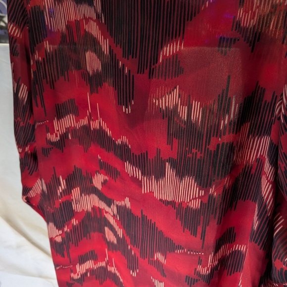 Studio C Plus 16W Abstract Long Tunic, Shirt, Blouse, Button Front Red, Black - Picture 16 of 16